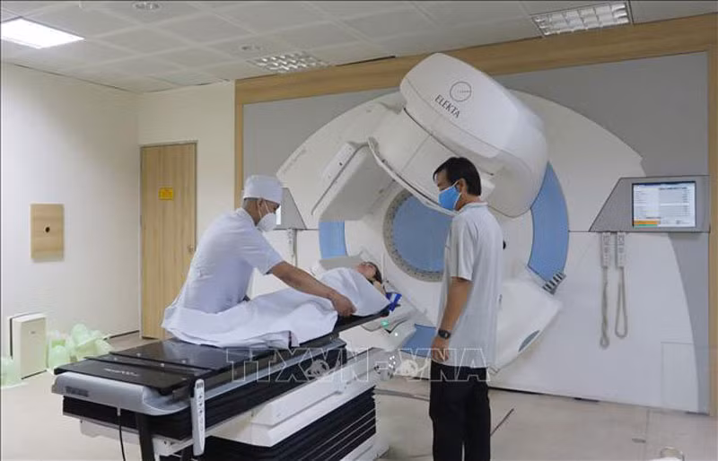 Máy gia tốc xạ trị của Bệnh viện Chợ Rẫy hoạt động trở lại sau thời gian bị gián đoạn do thiếu linh kiện thay thế.