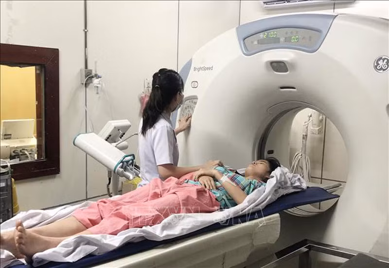 Máy CT-Scanner tại Khoa Cấp cứu, Bệnh viện Chợ Rẫy đã hoạt động trở lại sau hơn 2 tháng bị hư hỏng.