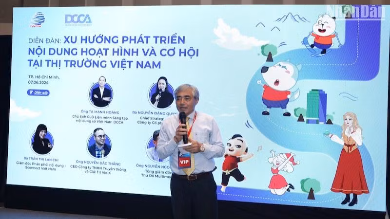 Tiến sĩ Nguyễn Minh Hồng đại diện Hội Truyền thông số Việt Nam nêu góp ý, đề xuất nhằm thúc đẩy ngành công nghiệp sáng tạo và văn hóa Việt Nam. Tiến sĩ Nguyễn Minh Hồng đại diện Hội Truyền thông số Việt Nam nêu góp ý, đề xuất nhằm thúc đẩy ngành công nghiệp sáng tạo và văn hóa Việt Nam.