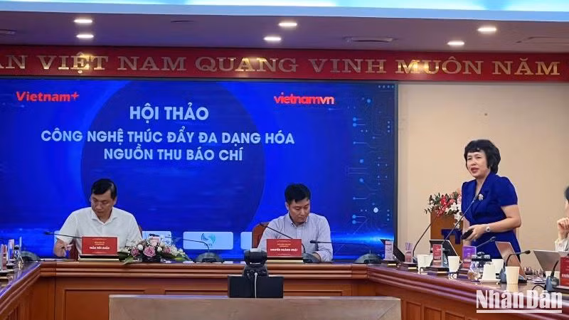 Phó cục trưởng Cục Báo chí (Bộ Thông tin và Truyền thông) Đặng Thị Phương Thảo phát biểu. Phó cục trưởng Cục Báo chí (Bộ Thông tin và Truyền thông) Đặng Thị Phương Thảo phát biểu.