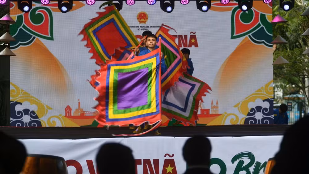 Nhiều người Brazil lần đầu tiên có cơ hội xem biểu diễn nghệ thuật truyền thống Việt Nam.