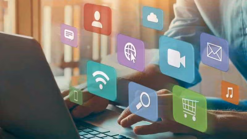 Các website đánh giá công ty hoạt động như mạng xã hội trái phép và liên tục nhân bản, đổi tên... nên khó quản lý. (Ảnh: Internet)