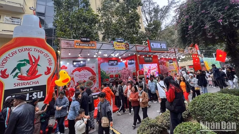 Chương trình cũng là cơ hội để giới thiệu tới bạn bè năm châu về đất nước và con người Việt Nam, đồng thời là dịp giúp các doanh nghiệp trong nước quảng bá thương hiệu, sản phẩm.