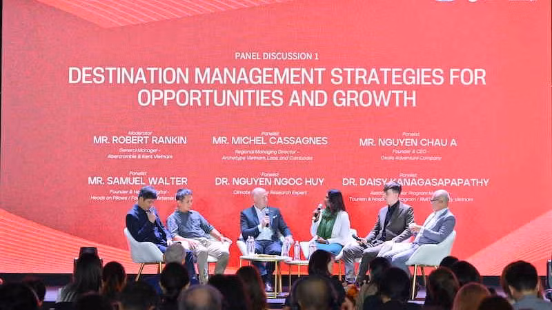 Phiên thảo luận "Chiến lược quản lý điểm đến-cơ hội và phát triển".
