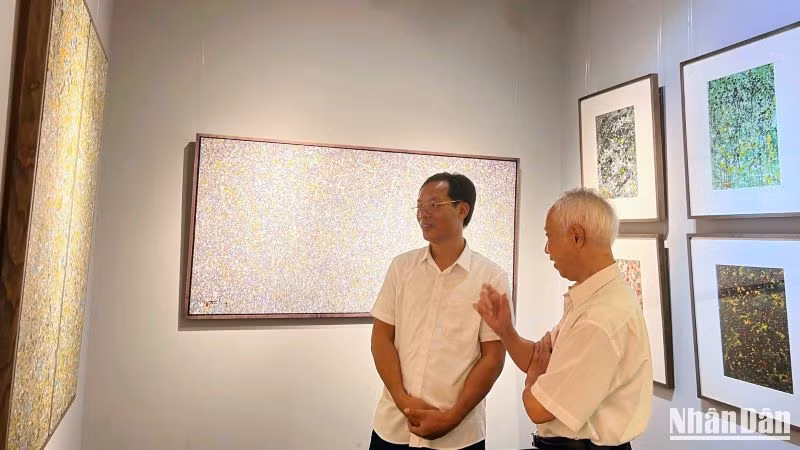 Nhiều đồng nghiệp, học trò, công chúng yêu hội họa... gọi Thái Tĩnh là "họa sĩ của mùa thu".