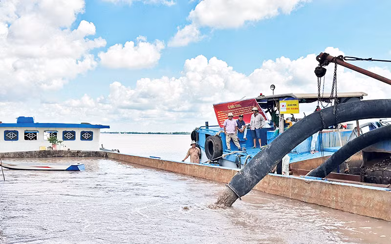 Mỏ cát tại Sóc Trăng được cấp phép khai thác theo cơ chế đặc thù, chỉ phục vụ cho xây dựng đường cao tốc.