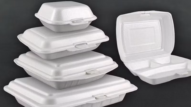 Cách dùng hộp xốp để tránh thôi nhiễm chất độc hại vào thức ăn. (Ảnh: Internet)