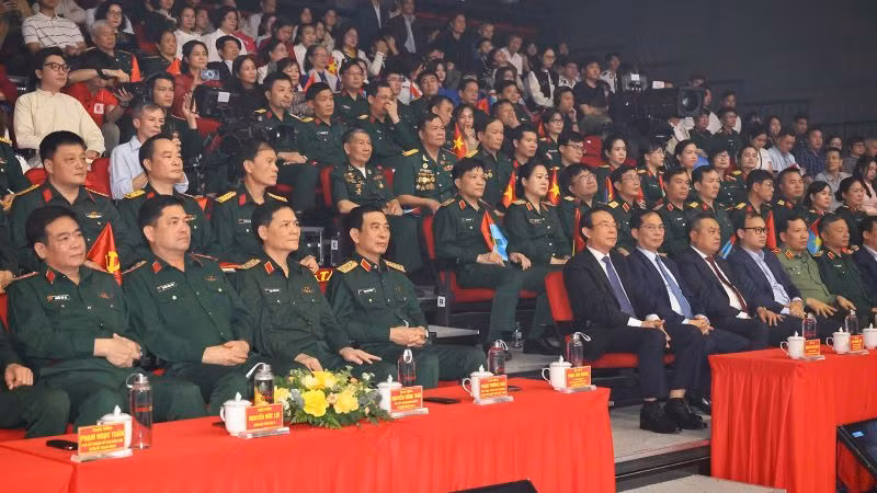 Các đại biểu tham dự chương trình tại điểm cầu Thủ đô Hà Nội. (Ảnh: ĐỖ THOA)