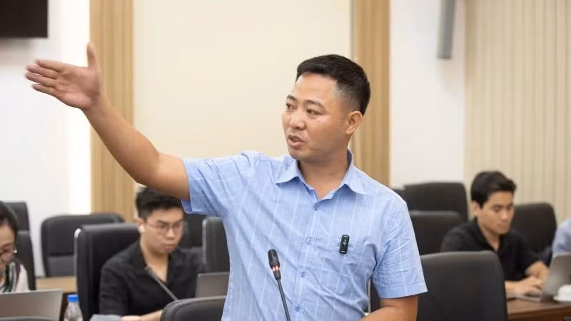 Ông Vũ Văn Chức - người sáng lập Trung tâm Hỗ trợ phát triển hòa nhập Hoa Xuyến Chi, tỉnh Bắc Giang chia sẻ tại tọa đàm trực tuyến “Tương lai nào cho trẻ tự kỷ?” do Báo Nhân Dân tổ chức.