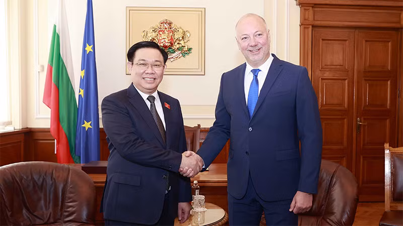 Chủ tịch Quốc hội Bulgaria Jeliazkov Rossen và Chủ tịch Quốc hội Vương Đình Huệ trong chuyến thăm chính thức Bulgaria từ ngày 23 đến 26/9/2023. (Ảnh: QUOCHOI.VN)