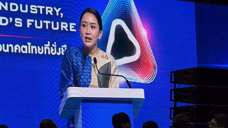 Thủ tướng Thái Lan phát biểu trong diễn đàn Phát triển công nghiệp Thái Lan hướng tới tương lai ngày 14/2, tại Bangkok. (Ảnh: Thanh Nhàn)