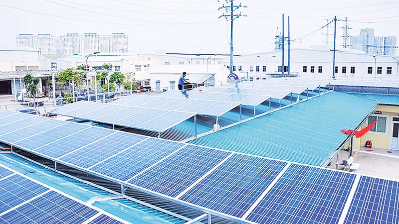 Một hệ thống điện mặt trời mái nhà ở Hà Nội. 