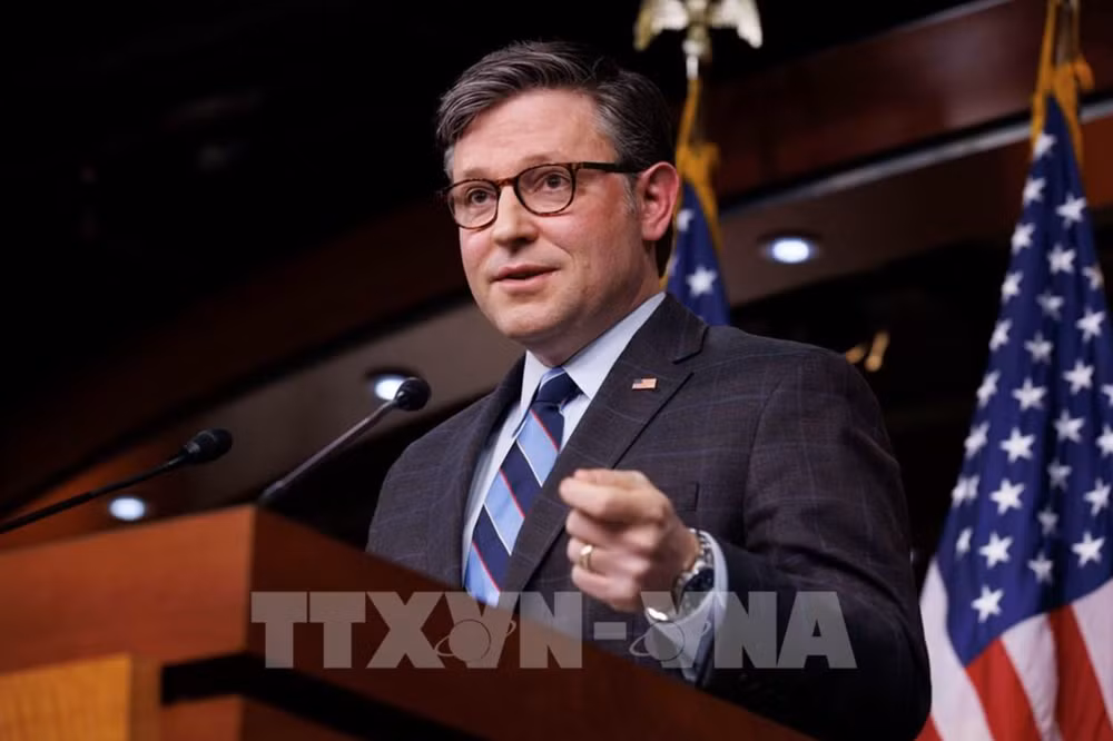 Chủ tịch Hạ viện Mỹ Mike Johnson phát biểu tại cuộc họp báo ở Washington, DC ngày 6/2/2024. Ảnh: THX/TTXVN