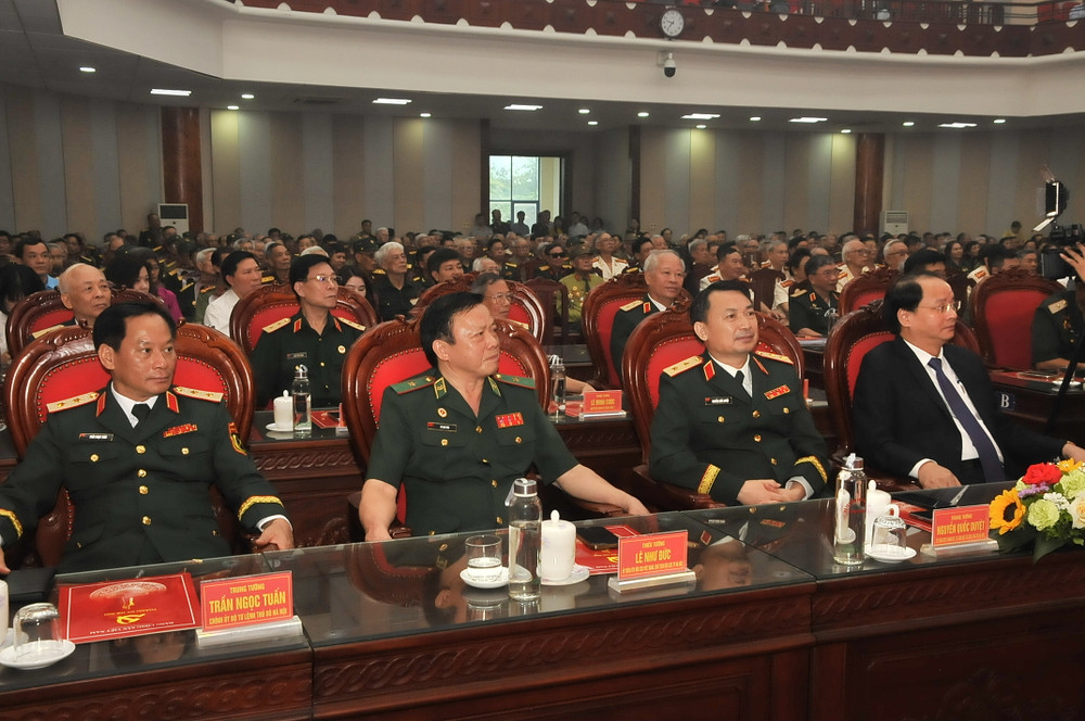 Quang cảnh buổi gặp mặt. Quang cảnh buổi gặp mặt.