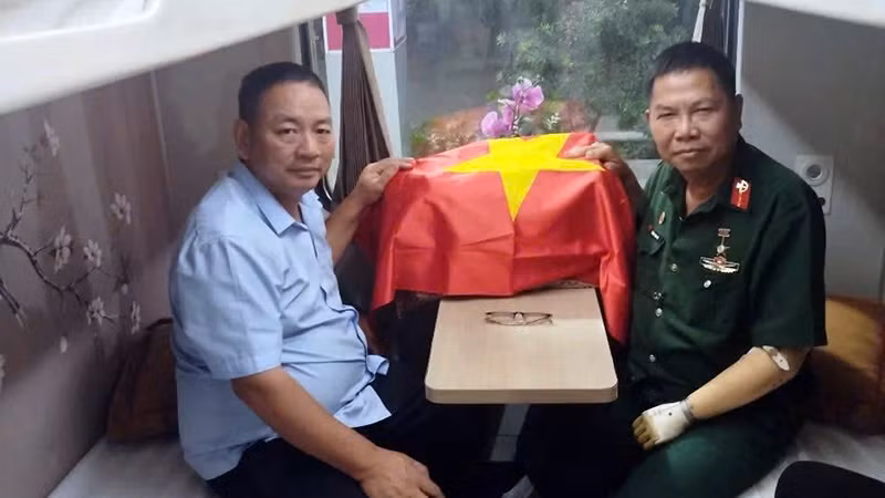 Hỗ trợ vận chuyển miễn phí hài cốt liệt sĩ Hà Quốc Cường bằng tàu hỏa về quê hương Yên Bái.