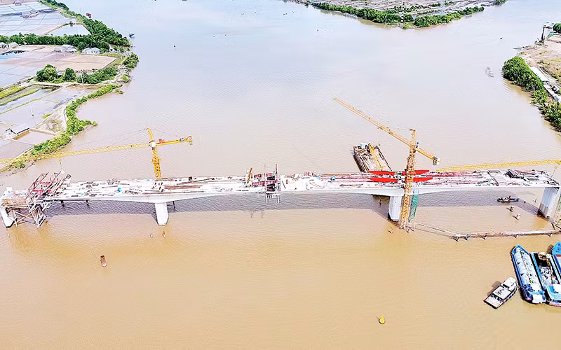 Cầu Gành Hào chuẩn bị hợp long.