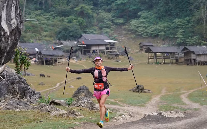 Một vận động viên tham dự giải chạy vượt núi tại Việt Nam. (Ảnh TOPAS)