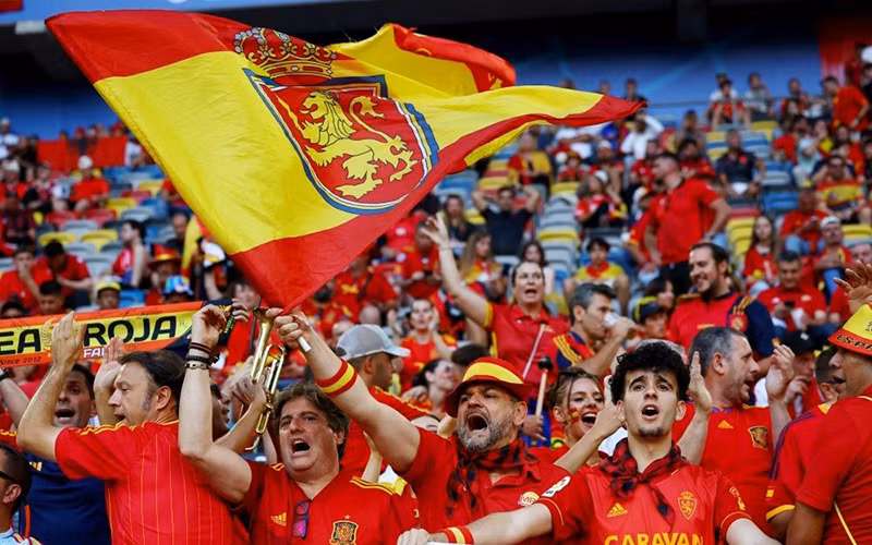 Cổ động viên đội tuyển Tây Ban Nha tại EURO 2024. 
