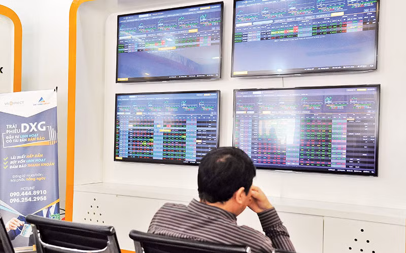 Yếu tố tâm lý của nhà đầu tư cá nhân tác động mạnh đến thị trường. Ảnh: Thanh Hà