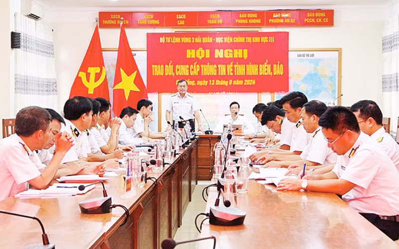 Hội nghị trao đổi cung cấp thông tin về tình hình biển, đảo giữa Vùng 3 Hải quân và Học viện Chính trị Khu vực 3.
