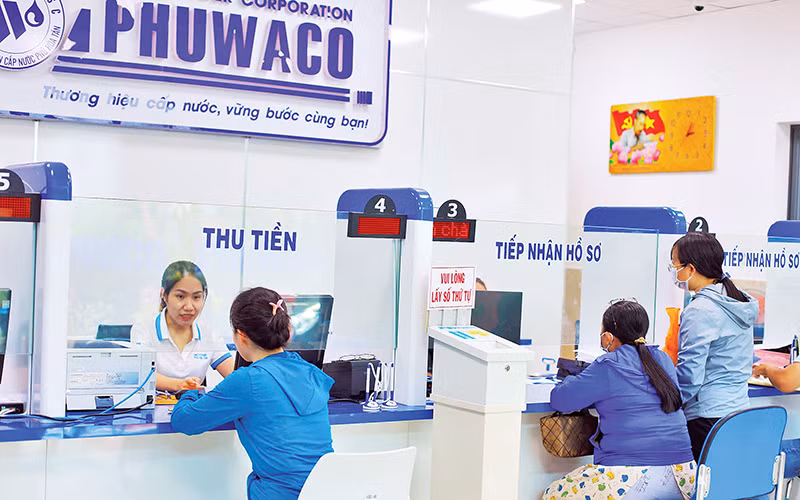 Công ty cổ phần Cấp nước Phú Hòa Tân luôn chú trọng dịch vụ chăm sóc khách hàng.