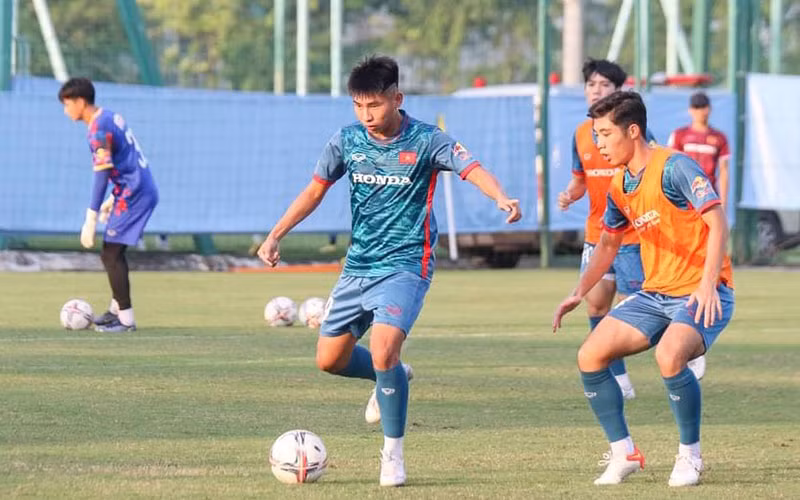 Buổi tập của các cầu thủ U23 Việt Nam tại vòng loại Giải vô địch bóng đá U23 châu Á 2024.