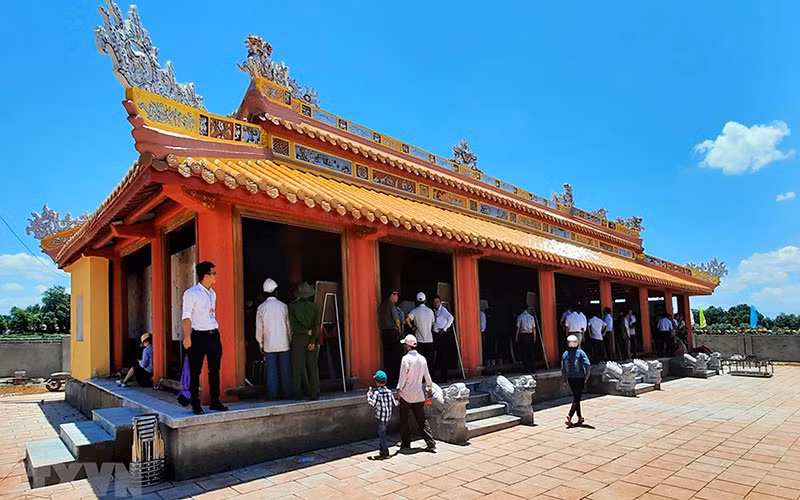 Đền thờ vua Hàm Nghi và các tướng sĩ Cần Vương ở xã Cam Chính, huyện Cam Lộ.