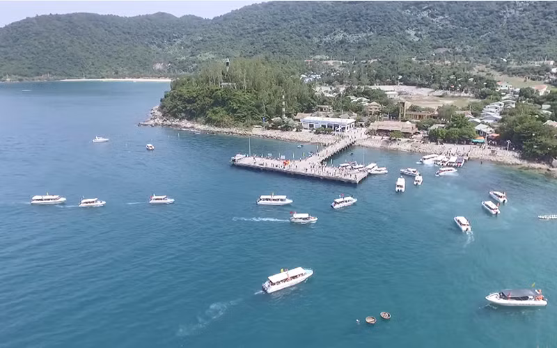 Khu Dự trữ sinh quyển thế giới Cù Lao Chàm-Hội An (tỉnh Quảng Nam) đang trở thành điểm du lịch biển hấp dẫn ở miền trung. Trong ảnh: Một góc đảo Cù Lao Chàm-Hội An.