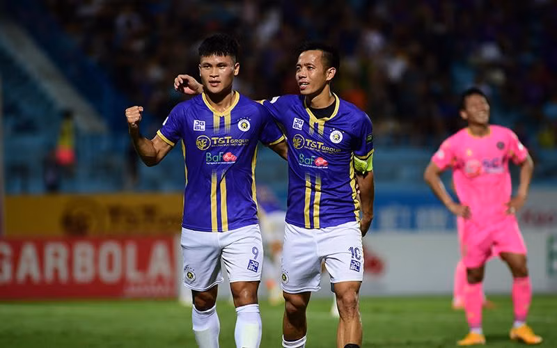 Tiền đạo Tuấn Hải (9) ăn mừng bàn thắng ấn định tỷ số 3-1 trong trận đấu Hà Nội FC gặp đội Sài Gòn FC. (Ảnh TRẦN HẢI)