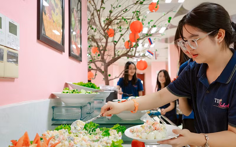 Dinh dưỡng học đường góp phần quyết định sự phát triển tối đa tầm vóc, thể lực và trí lực của con người. 