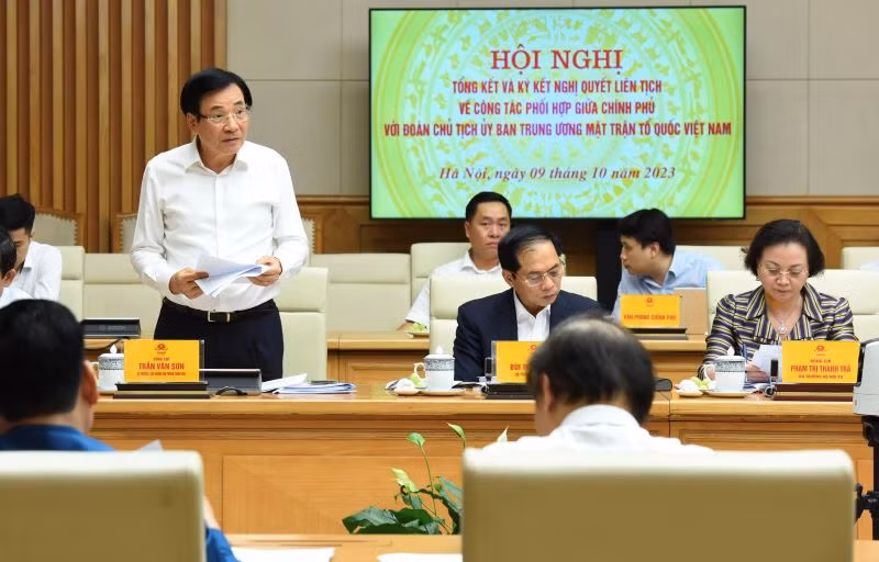 Bộ trưởng Chủ nhiệm Văn phòng Chính phủ Trần Văn Sơn phát biểu.