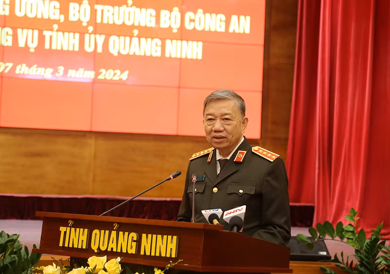 Đại tướng Tô Lâm phát biểu chỉ đạo tại buổi làm việc với Ban Thường vụ Tỉnh ủy Quảng Ninh.