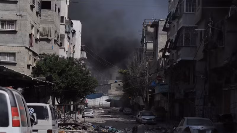 Khói bốc lên sau vụ oanh tạc của Israel xuống phía Bắc Dải Gaza, ngày 13/5/2024. (Ảnh: THX/TTXVN)