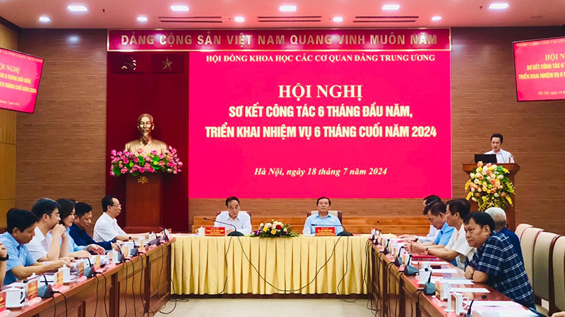 Toàn cảnh hội nghị.