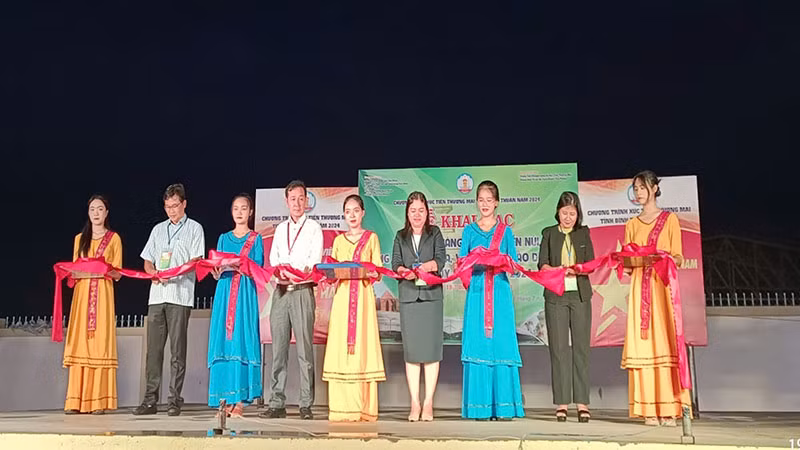 Đưa hàng Việt đến vùng đồng bào dân tộc thiểu số