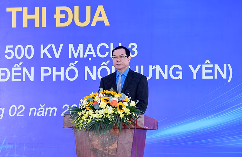 Chủ tịch Tổng Liên đoàn Lao động Việt Nam Nguyễn Đình Khang phát biểu ý kiến tại lễ phát động.