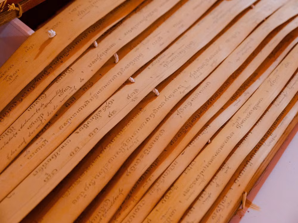 Kinh lá buông hiện được lưu giữ tại nhiều chùa Khmer ở An Giang. Kinh lá buông hiện được lưu giữ tại nhiều chùa Khmer ở An Giang.