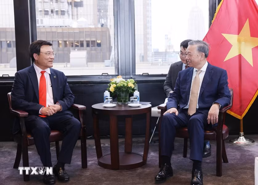 Tổng Bí thư, Chủ tịch nước Tô Lâm tiếp ông Wally Liaw, nhà sáng lập và là Phó Chủ tịch cấp cao phụ trách phát triển kinh doanh Supermicro. (Ảnh: Lâm Khánh/TTXVN)