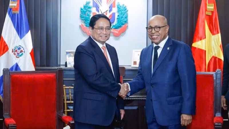 Thủ tướng Phạm Minh Chính và Chủ tịch Hạ viện Alfredo Pacheco. (Ảnh: VGP/Nhật Bắc)