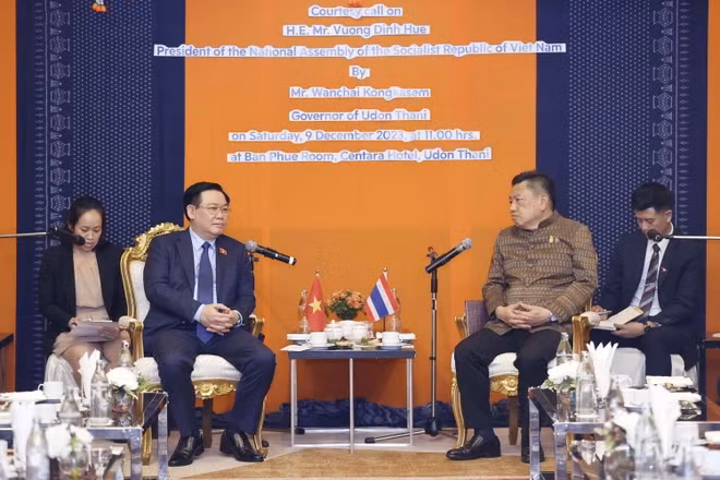 Chủ tịch Quốc hội đánh giá cao việc chính quyền tỉnh coi trọng và ủng hộ cộng đồng người Việt xây dựng Phố Việt Nam.