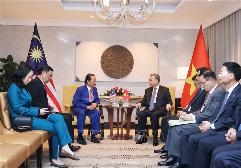 Tổng Bí thư Tô Lâm tiếp ông Vincent Tan Chee Yioun, lãnh đạo Tập đoàn Berjaya. Ảnh: TTXVN