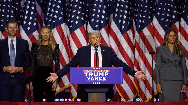 Ông Donald Trump phát biểu trước những người ủng hộ tại sự kiện ở Trung tâm Hội nghị Palm Beach, bang Florida, Mỹ, ngày 6/11/2024. (Ảnh: Reuters)