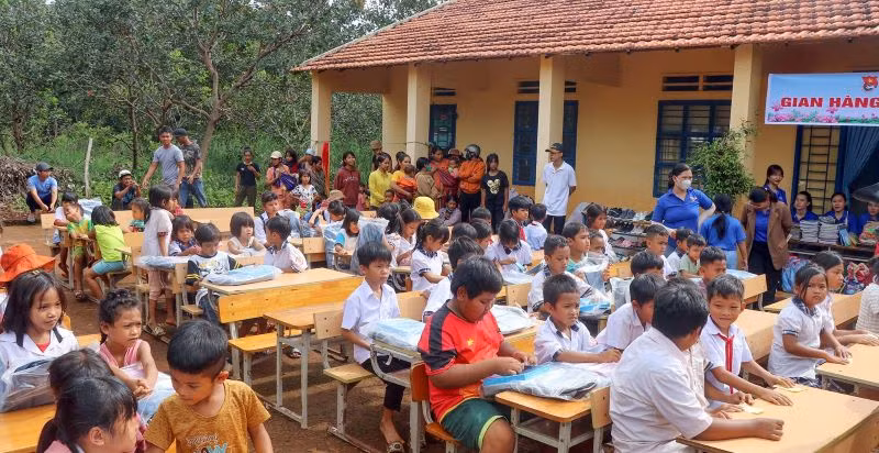 Nhiều trường học trên địa bàn huyện Bù Gia Mập còn gặp khó khăn về cơ sở vật chất.