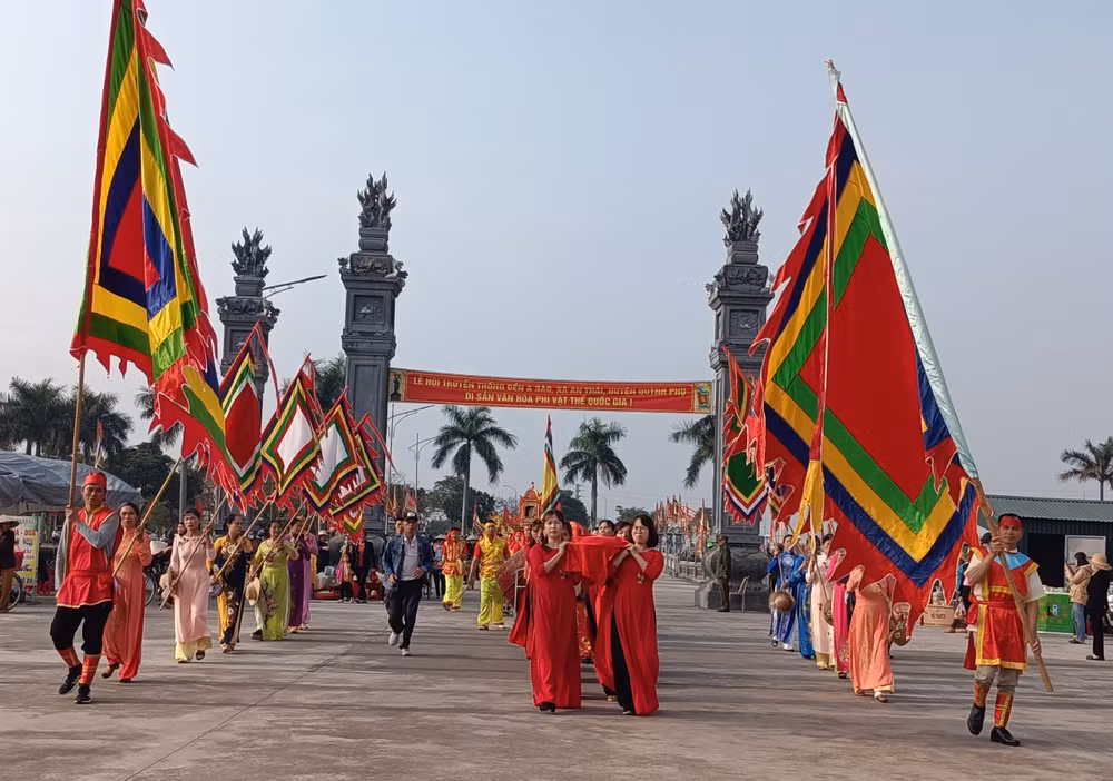 Lễ rước bộ của 5 thôn xã An Thái trong lễ hội đền A Sào.