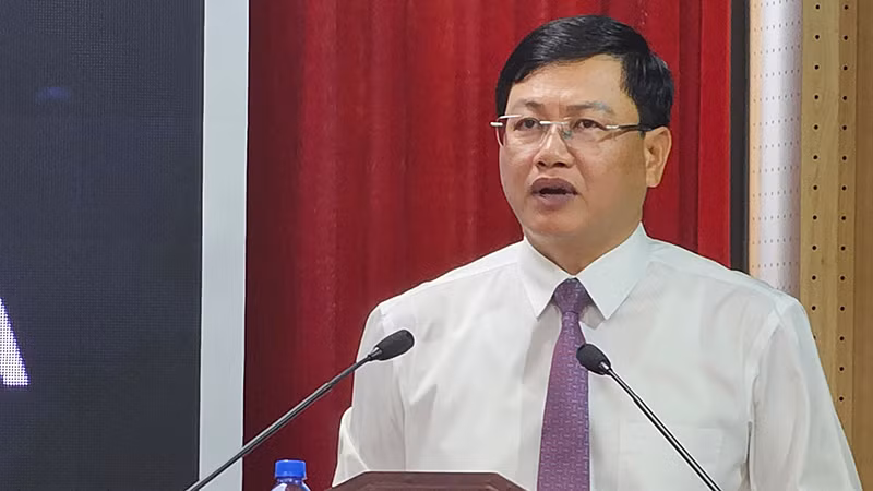 Phó Chủ tịch Ủy ban nhân dân tỉnh Thanh Hóa Mai Xuân Liêm phát biểu tại hội thảo.