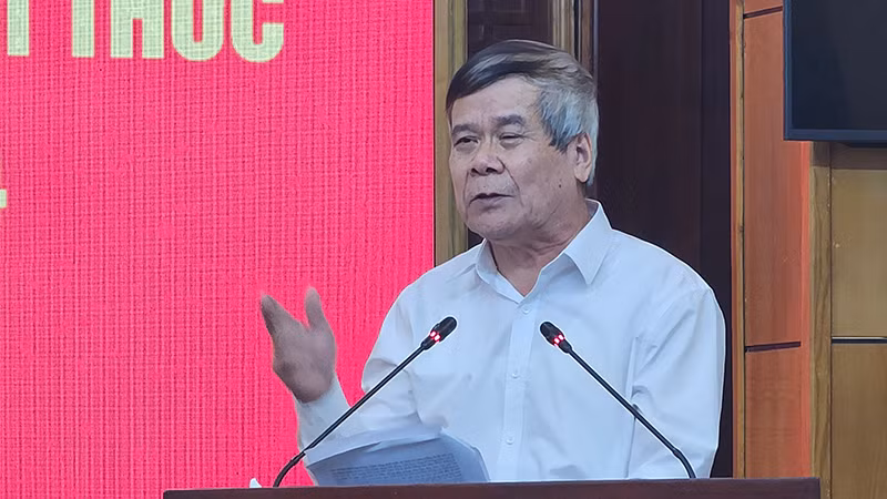 Đại diện Hội khoa học lịch sử Thanh Hóa tham vấn tại hội nghị.