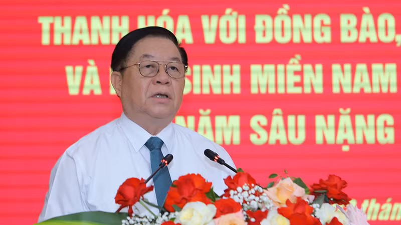 Trưởng Ban Tuyên giáo Trung ương phát biểu tại hội thảo.