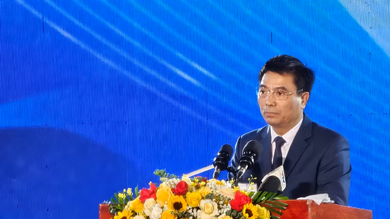 Bí thư Tỉnh ủy Thanh Hóa Nguyễn Doãn Anh trình bày diễn văn kỷ niệm.