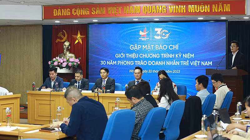 Toàn cảnh buổi gặp mặt báo chí.