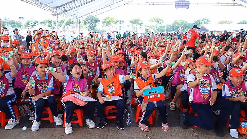 Đội viên, thiếu nhi sôi nổi trải nghiệm tại Ngày hội. Đội viên, thiếu nhi sôi nổi trải nghiệm tại Ngày hội.